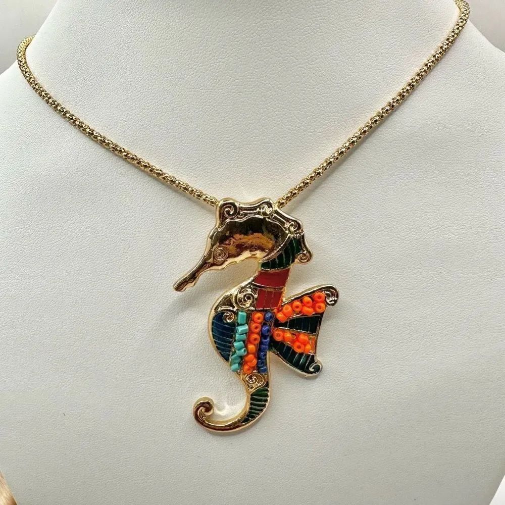 Seahorse beaded pendant necklace